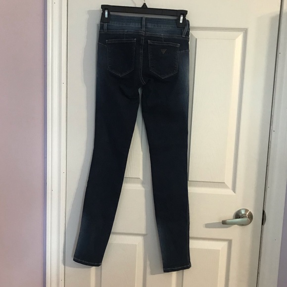 Size 23 Guess Low Rise Curve X Skinny Jeans - Picture 2 of 6
